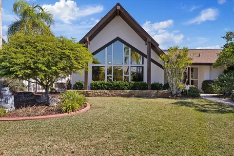 5410 Westshore Dr, New Port Richey, FL 34652