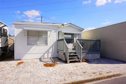 21131 Lazy Days Cir, Lutz, FL 33558