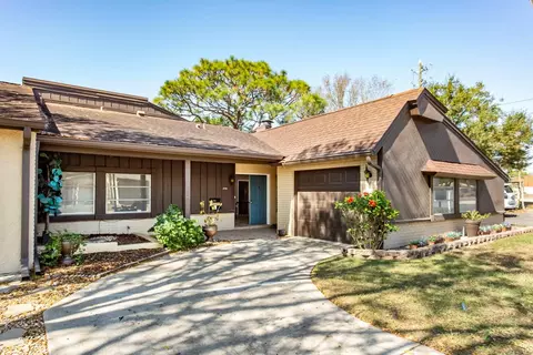 2101 Sunset Point Rd #2706, Clearwater, FL 33765