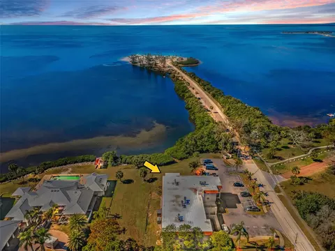 1723 Gulf Rd #104, Tarpon Springs, FL 34689