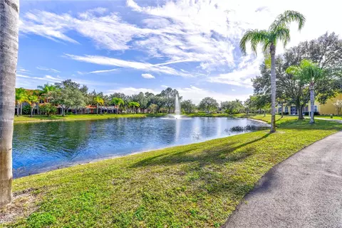 6734 Dali Ave #205, Land O Lakes, FL 34637