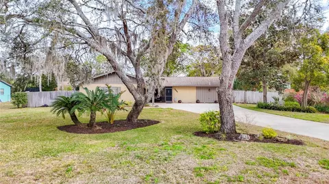 5434 Glover Dr, Weeki Wachee, FL 34607