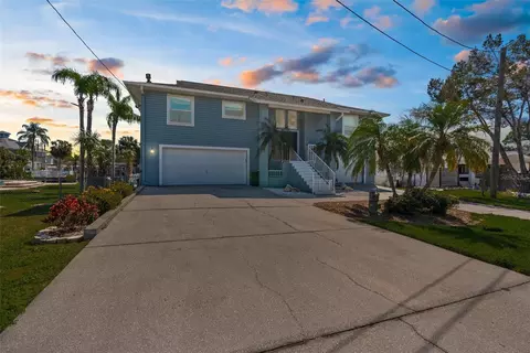 8408 Damen Ln, Port Richey, FL 34668