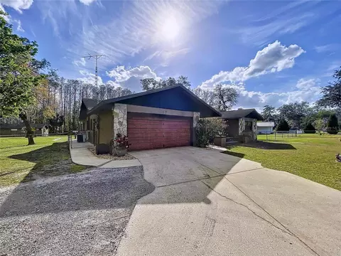 10044 Lakeview Dr, New Port Richey, FL 34654