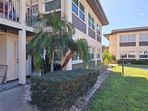 4557 Garnet Dr #101, New Port Richey, FL 34652