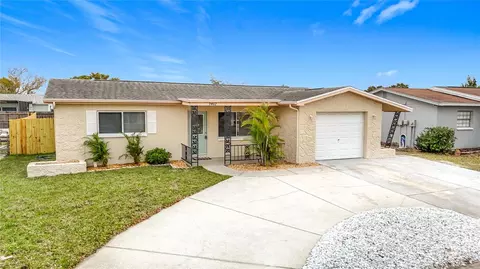 9402 Barrington Ln, Port Richey, FL 34668