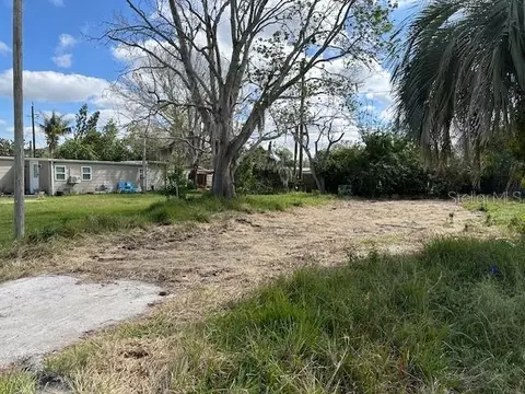 4852 Snug Harbor Rd, New Port Richey, FL 34652