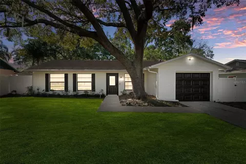 1120 Westwood Dr, Lutz, FL 33549