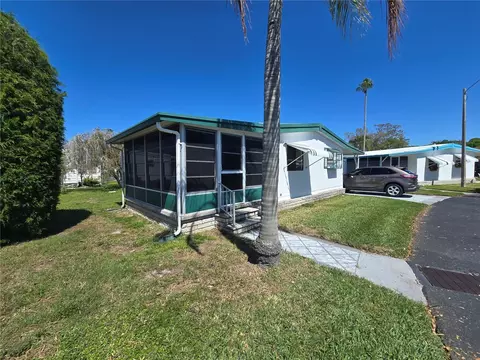 5211 Wisteria Cir, New Port Richey, FL 34653