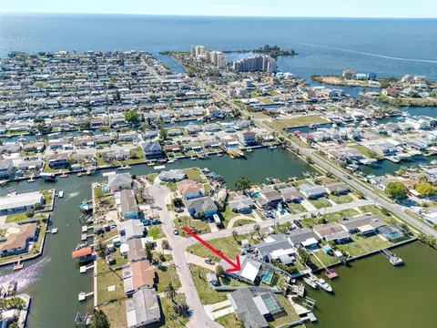 13630 Lagoon Dr, Hudson, FL 34667