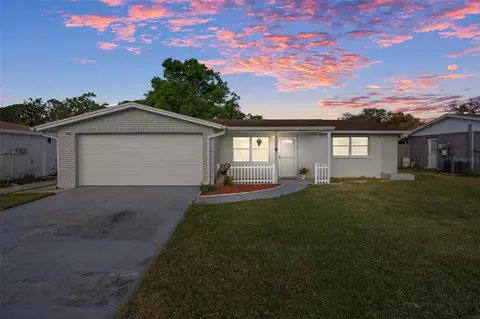 1721 Kenilworth St, Holiday, FL 34691