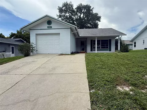 8121 Casuarina Dr, Port Richey, FL 34668