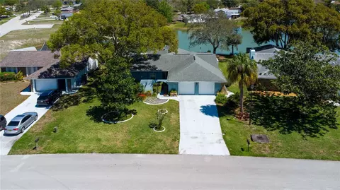 8967 Lismore Ct, Weeki Wachee, FL 34613