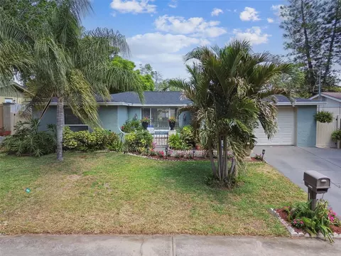 9040 Mark Twain Ln, Port Richey, FL 34668