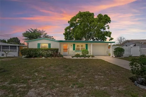 12613 Social Dr, Hudson, FL 34667
