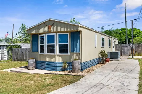 1938 Holiday Dr, Holiday, FL 34691