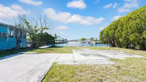 6446 Tower Dr, Hudson, FL 34667