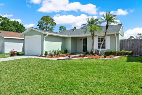 1202 Forestwood Dr, Oldsmar, FL 34677