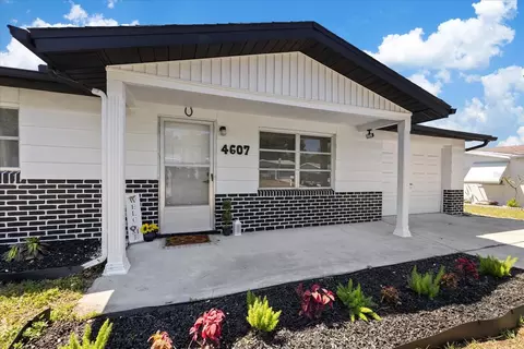 4607 Kennedy Dr, New Port Richey, FL 34652