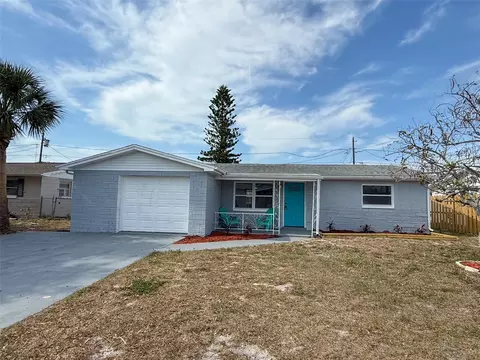 3545 Oxford Dr, Holiday, FL 34691