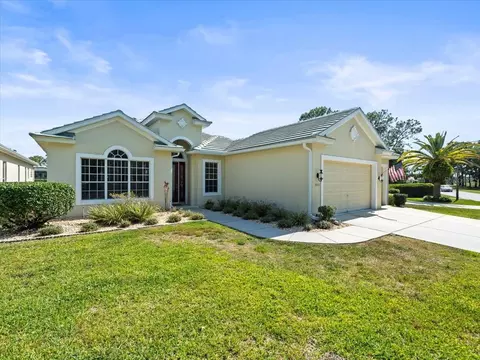 9010 Penelope Dr, Weeki Wachee, FL 34613