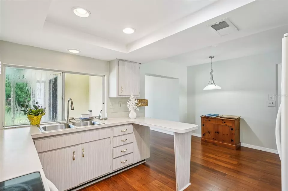 Kitchen - 12906 Sandburst Ln, Hudson, FL 34667 photo 7 of 7