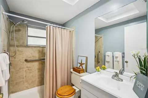 Bath - 12906 Sandburst Ln, Hudson, FL 34667 photo 1 of 5