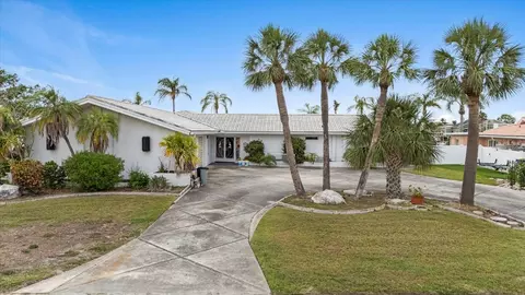 5611 Pilots Pl, New Port Richey, FL 34652