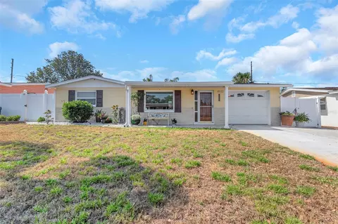 4932 Gaslight Ave, Holiday, FL 34690