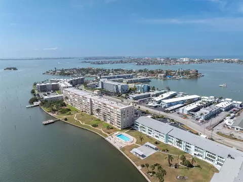 1847 Shore Dr S #203, South Pasadena, FL 33707