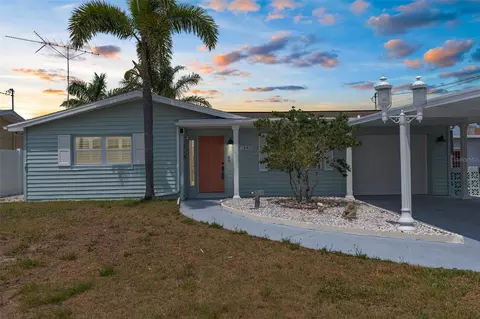 13411 Lisa Dr, Hudson, FL 34667