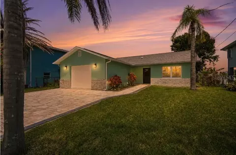 Exterior - 4482 Kingston Dr, Hernando Beach, FL 34607 photo 2 of 14