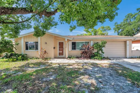 4025 Stratfield Dr, New Port Richey, FL 34652