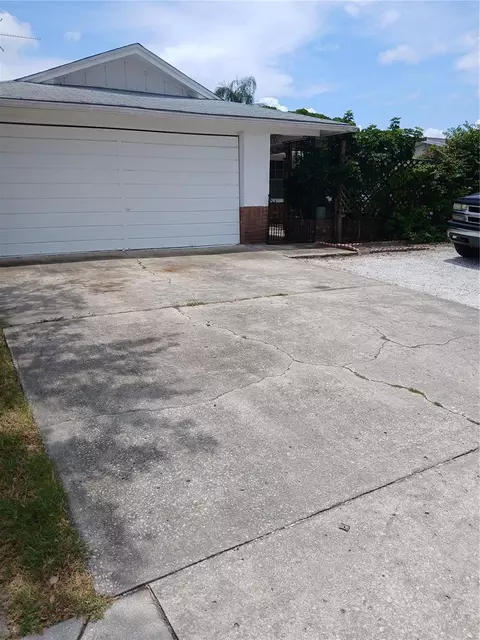 9516 Glen Moor Ln, Port Richey, FL 34668