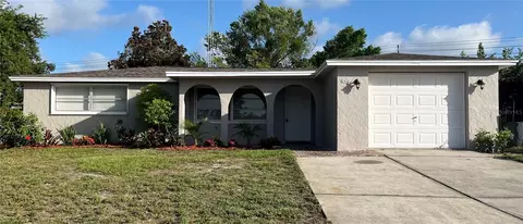 6108 Maplewood Dr, New Port Richey, FL 34653