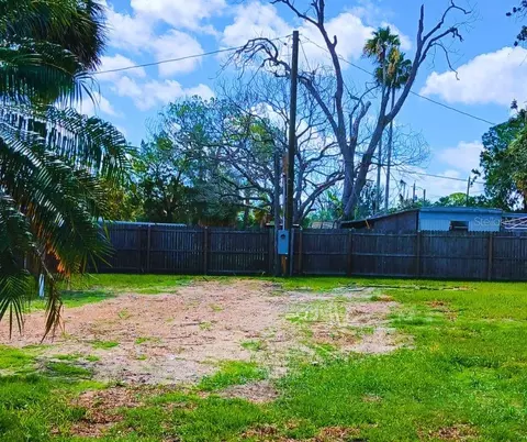 6828 Edgewater Dr, New Port Richey, FL 34652
