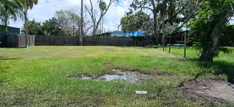 6828 Edgewater Dr, New Port Richey, FL 34652