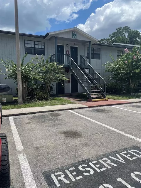 203 Pine Violet Ct #202, Tampa, FL 33612