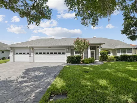 6545 N Lake Dr, Zephyrhills, FL 33542