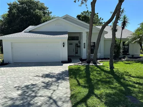 8209 Golf Club Ct, Hudson, FL 34667