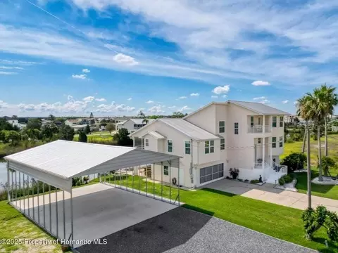 3342 Turks Cap Dr, Hernando Beach, FL 34607