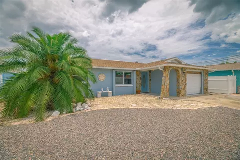 13909 Barnard Ave, Hudson, FL 34667