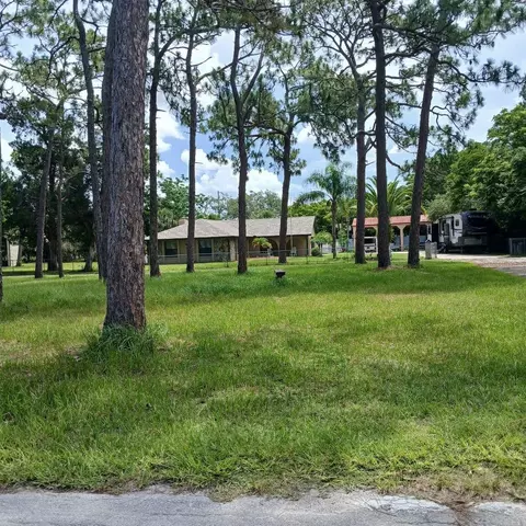 Lyle Circle, Hudson, FL 34667 photo 2