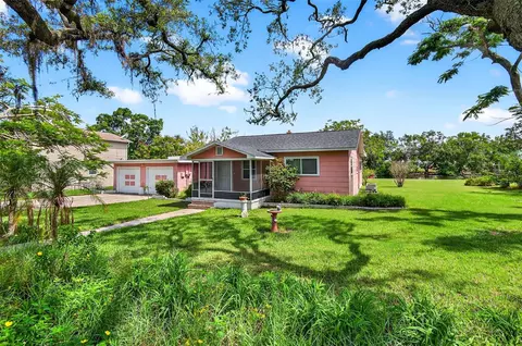 614 Riverside Dr, Tarpon Springs, FL 34689