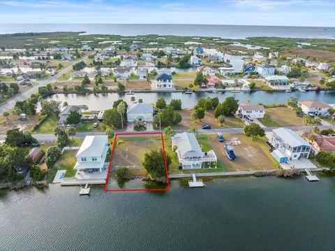 3332 Oleander Dr, Hernando Beach, FL 34607