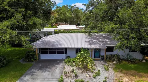 3415 Riverdale Dr, Dade City, FL 33523