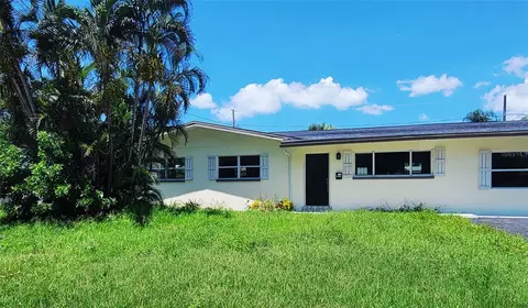 3615 Searobin Dr SE, Saint Petersburg, FL 33705