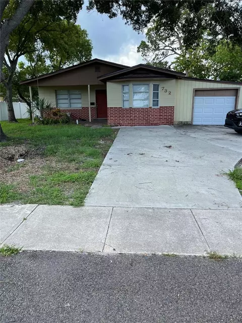 732 62nd Ave NE, Saint Petersburg, FL 33702