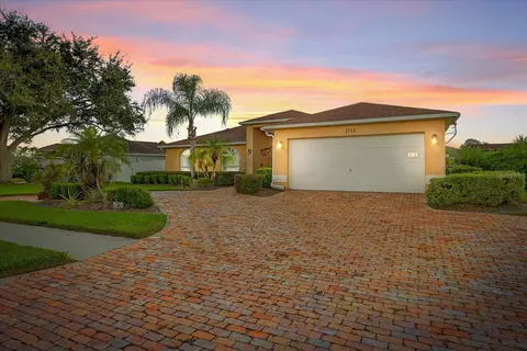 1711 Glen Oak Ln, Lutz, FL 33549
