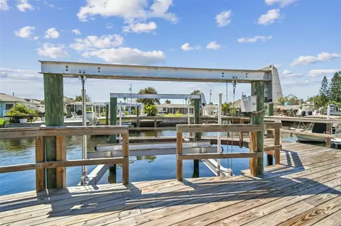 13603 Allyn Dr, Hudson, FL 34667